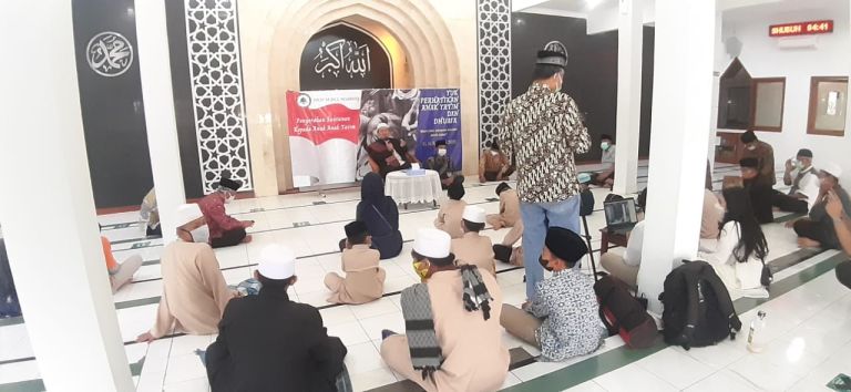 Suasana Anak Yatim Mendengarkan Tausiyah H. Deden